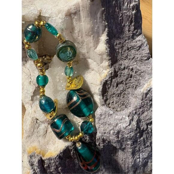 Bracelet, Green Teal and Gold Stretch Bracelet, Adjustable, NEW, Handmade, Artis - Picture 1 of 4